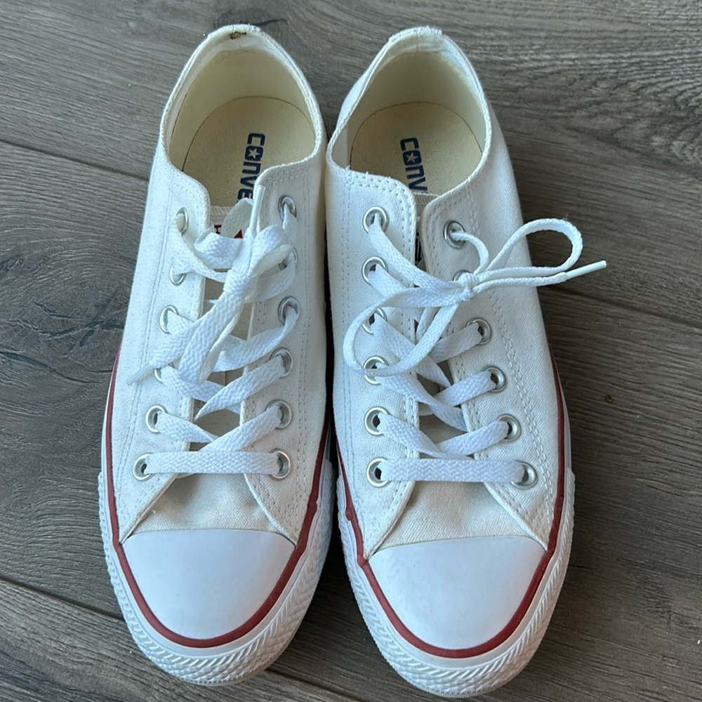 Women’s Chuck Taylor All Stars